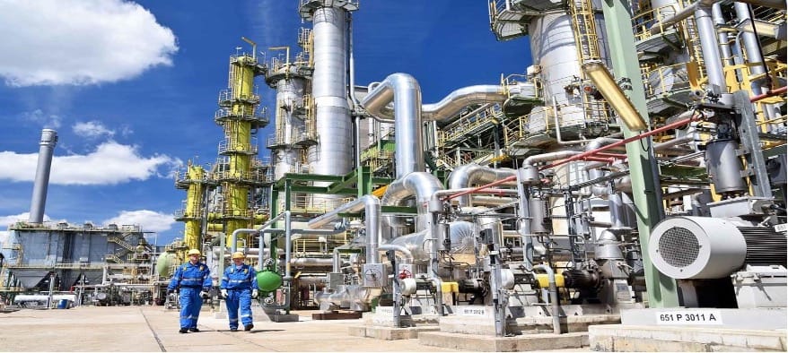 Advancing Renewable Energy Capacity and Petrochemical Operational Efficiency for a Sustainable Tomorrow - Advanced process control systems can cut energy consumption in the chemical and petrochemical sectors by 20-30%.